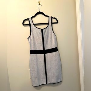 Cotton mini dress with leather lined piping